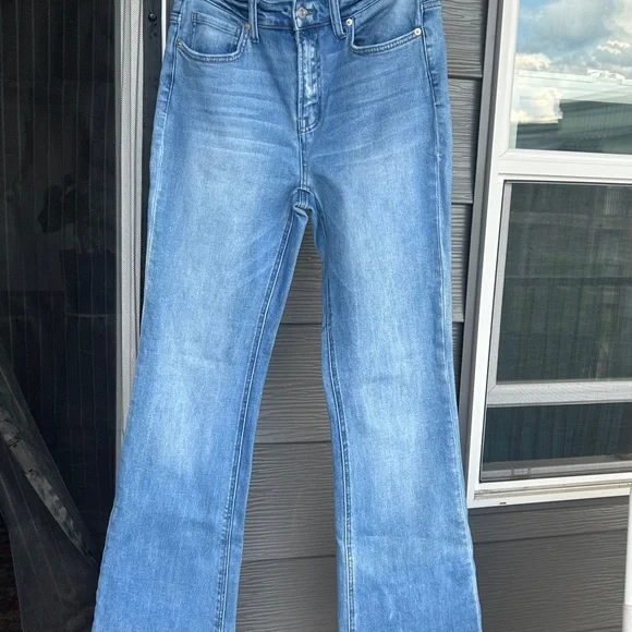 Zenana Outfitters High Rise Light Blue Jeans - Picture 2 of 6